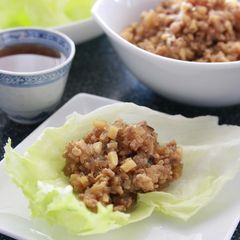 A picture of Minced Pork Lettuce Bowls.