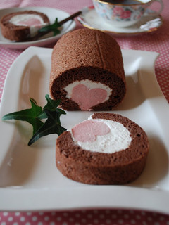 A picture of Secret Heart Roll Cake.