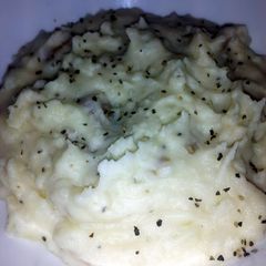 Creamy mashed taters A picture of Creamy mashed taters.