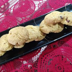 A picture of Berries and walnut cookies.