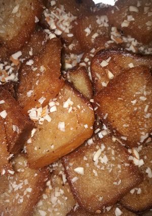 A picture of Sweet bread with almonds.
