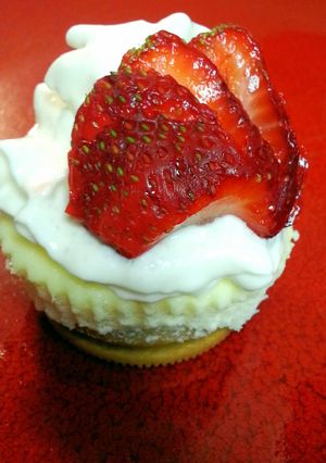 A picture of Cheesecake Cupcakes.
