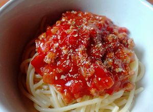 รูปของ สปาเกตตี้หมูสับซอสมะเขือเทศง่ายๆ🐷🍅