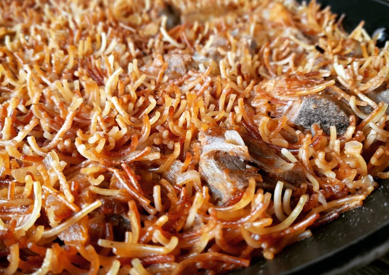 Fideua de costillas de cerdo