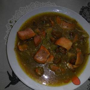 Guiso de sepia con habas y alcachofas