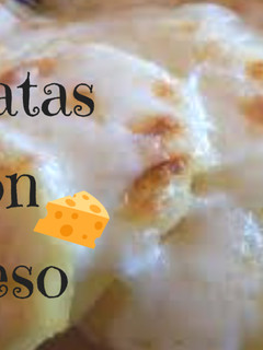 Una foto de Patatas con queso al horno
