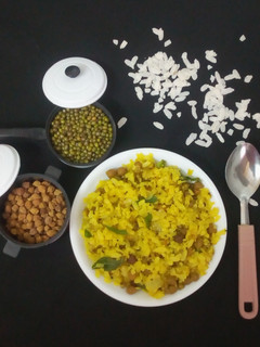 સ્પ્રોઉટ પોહા રેસીપી મુખ્ય ફોટો