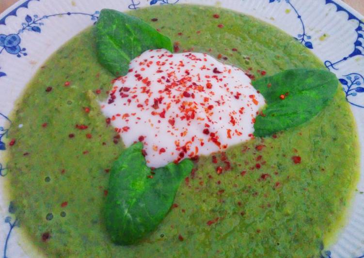 Super-simple Pea and Mint Soup