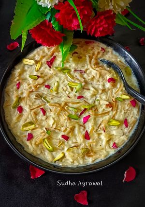 सेवई की खीर (Sevai ki kheer recipe in Hindi) रेसिपी मुख्य फोटो