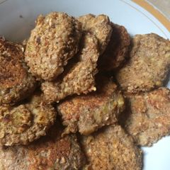 A picture of Banana oatmeal Pancakes (without oil).