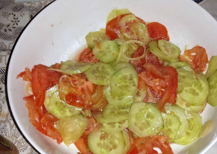 How to Make Appetizing Tomato & Cucumber Salad
