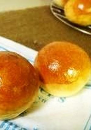 A picture of Round Bread Rolls.