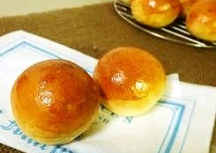 Steps to Prepare Homemade Round Bread Rolls