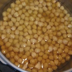A picture of So Easy with a Pressure Cooker! Boiled Chickpeas.