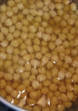 A picture of So Easy with a Pressure Cooker! Boiled Chickpeas.