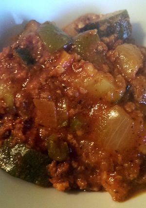 A picture of Mandys meat and vegetable spaghetti sauce.