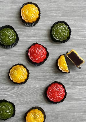 A picture of Indonesian Mooncake.