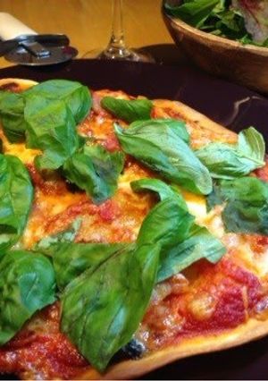 A picture of Crispy 5-Minute Pizza Crust (with no proofing).