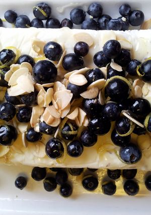 A picture of Greek Frozen Yogurt Cake.