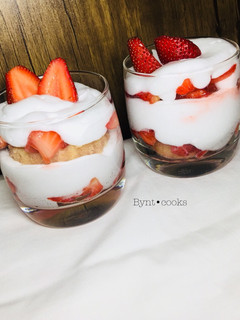 A picture of Strawberry pudding.