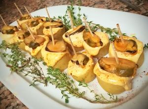 Foto principal de Pincho de patata con mejillón y mayonesa escabechada