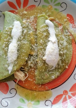 Una foto de Enchiladas verdes con tortilla de nopal 🌶️🤤