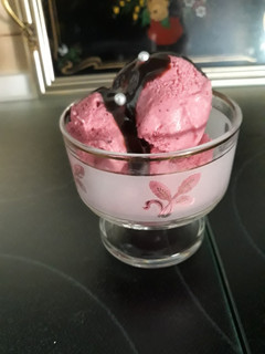 Una foto de Helado de frutos rojos y yogur (Thermomix)