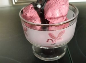 Foto principal de Helado de frutos rojos y yogur (Thermomix)