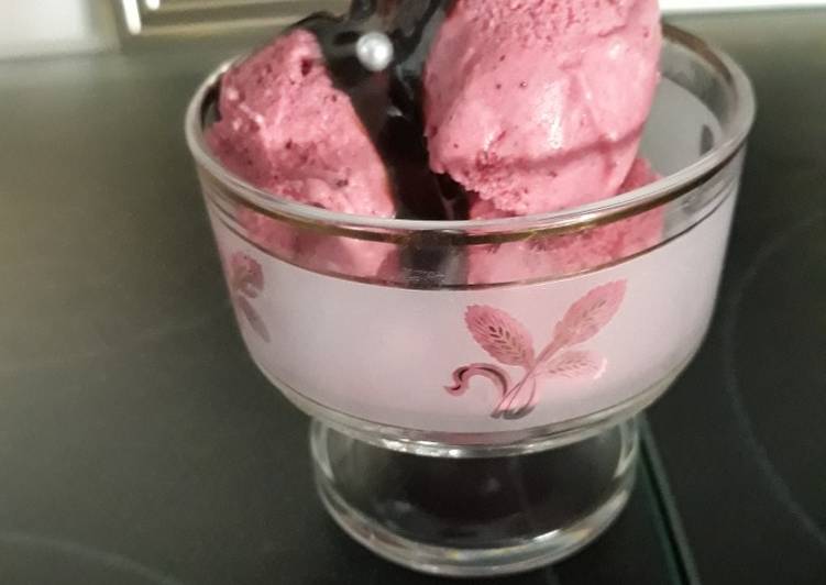 Helado de frutos rojos con yogur en Thermomix