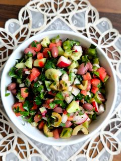 عکسی از دستور سالاد لوبیا قرمز و زیتون (Red bean & Olive Salad)