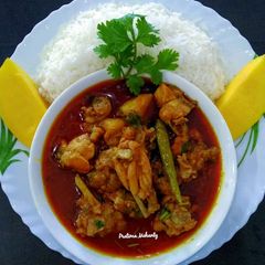 A picture of Chicken Curry.