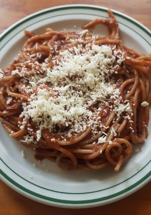 Una foto de Spaghetti rojo