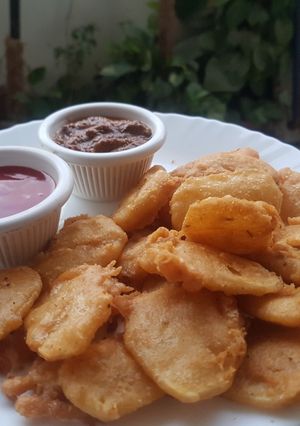 A picture of Aloo ke pakore.