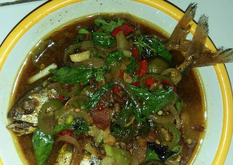 Resep Tumis ikan asin peda merah oleh Titra Tamara - Cookpad