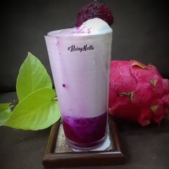 A picture of Dragon Fruit Milkshake.