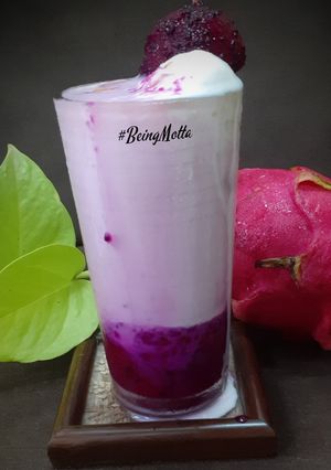 A picture of Dragon Fruit Milkshake.