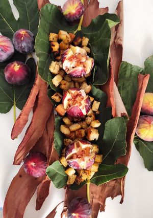 Foto di Fichi viola del Metapontino con stracciatella guanciale e miele di castagno