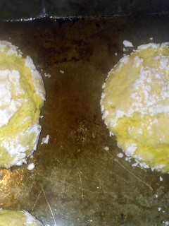 A picture of lemon cake cookies.