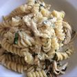 Fideos tornillo con espinaca y pollo