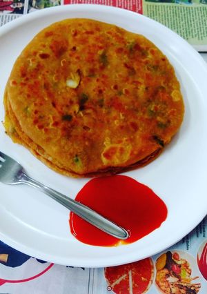 A picture of Aloo paratha.