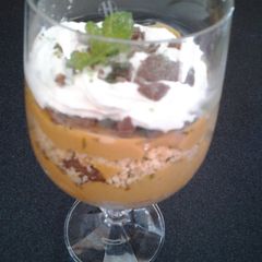 A picture of Peppermint Crisp Tart in a Glass.