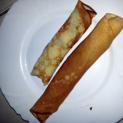 crepe A picture of crepe.