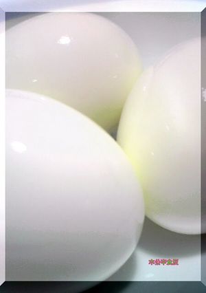 A picture of How To Easily Peel Boiled Eggs.