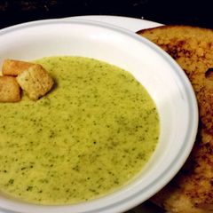 A picture of Cheesy Broccoli Soup.