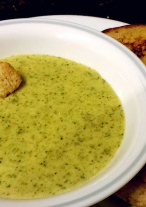 A picture of Cheesy Broccoli Soup.