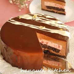 A picture of Fluffy Strawberry and Chocolate Cake.