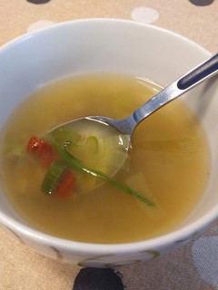 Una foto de Caldo de garbanzos con verduras