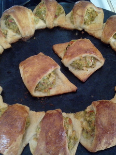 A picture of Chicken and Broccoli Ring.