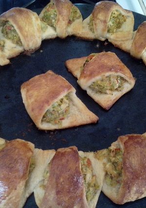 A picture of Chicken and Broccoli Ring.