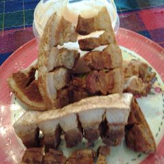 A picture of Pork crackling. (Chicharon de puerco).